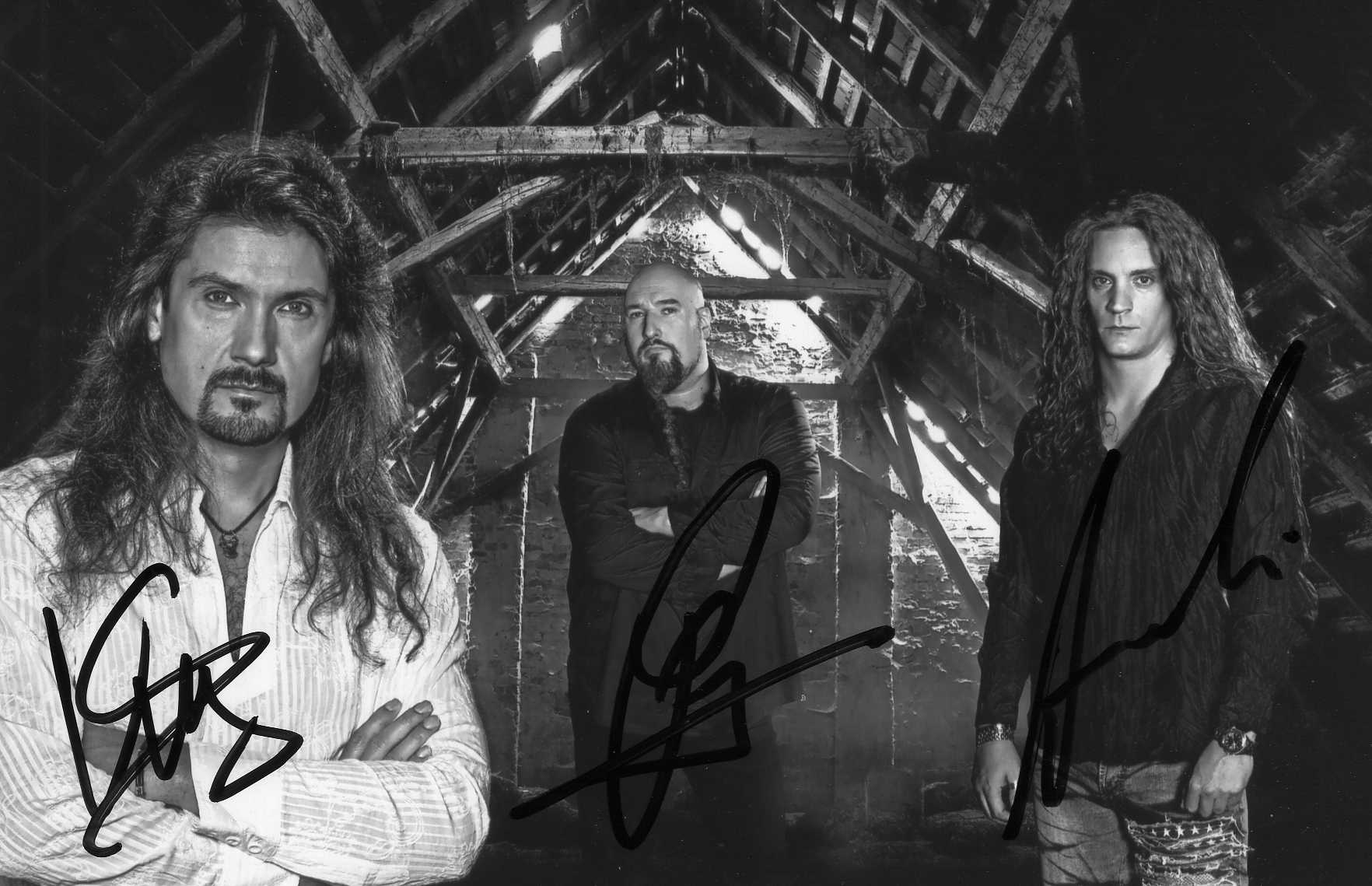Rave - Heavy Metalová Skupina - podpisy